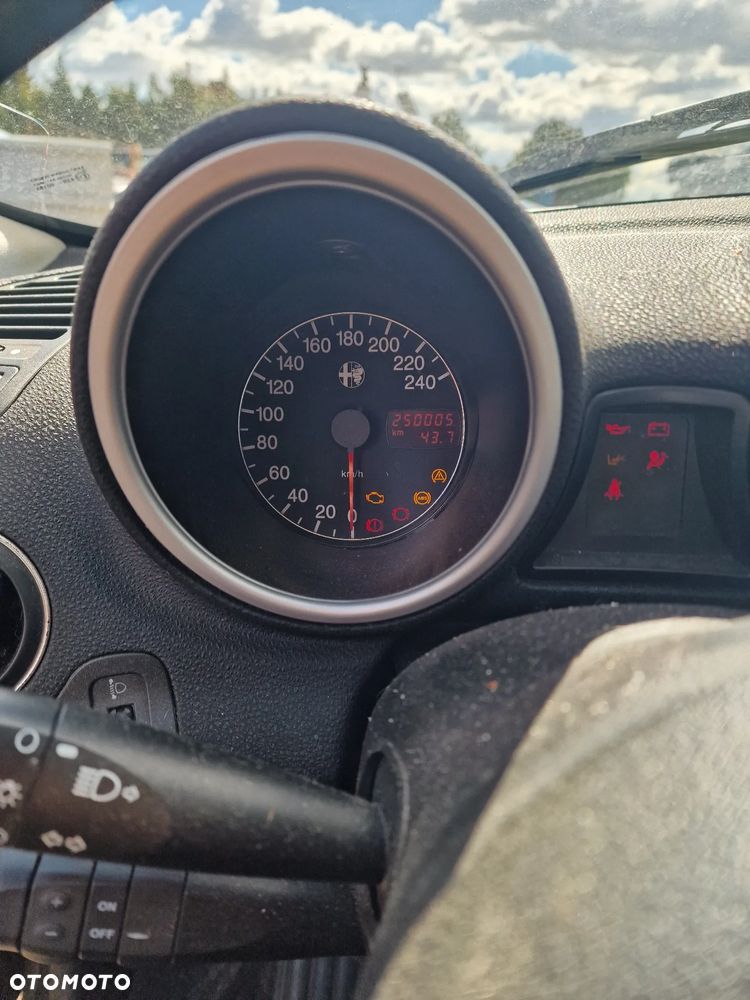 Alfa Romeo 156 lift kombi 2.4 20v jtd 841G000 na części - 8