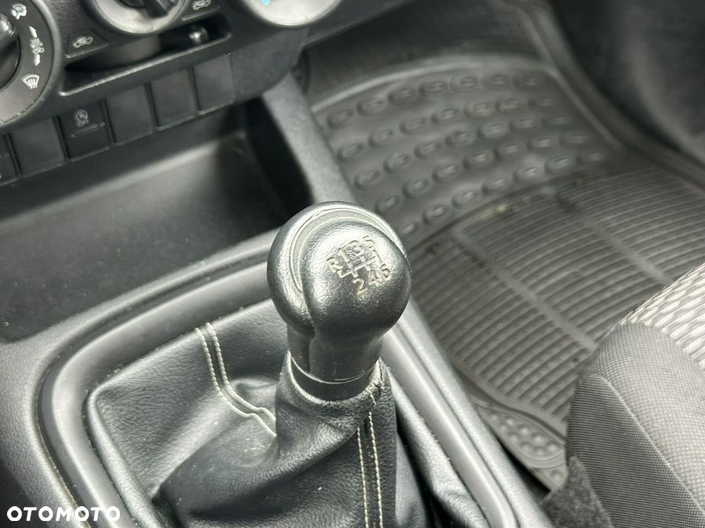 Toyota Hilux 2.4 D-4D Double Cab DLX 4x4 - 21