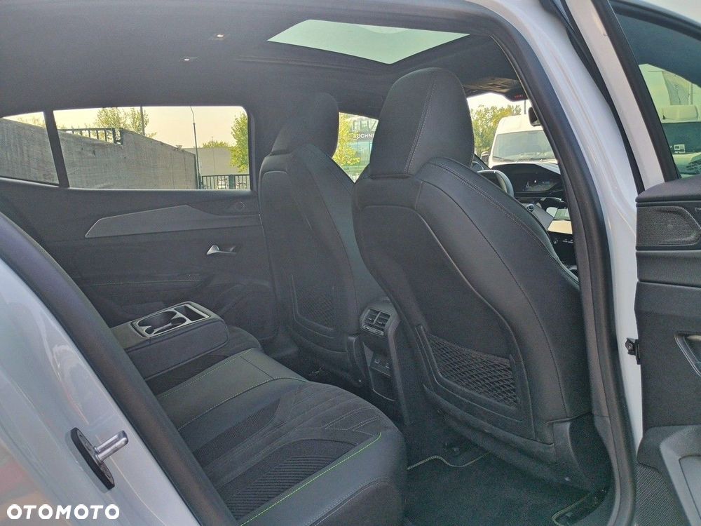Peugeot 408 1.6 Plug-In Hybrid 225 GT EAT8 - 18