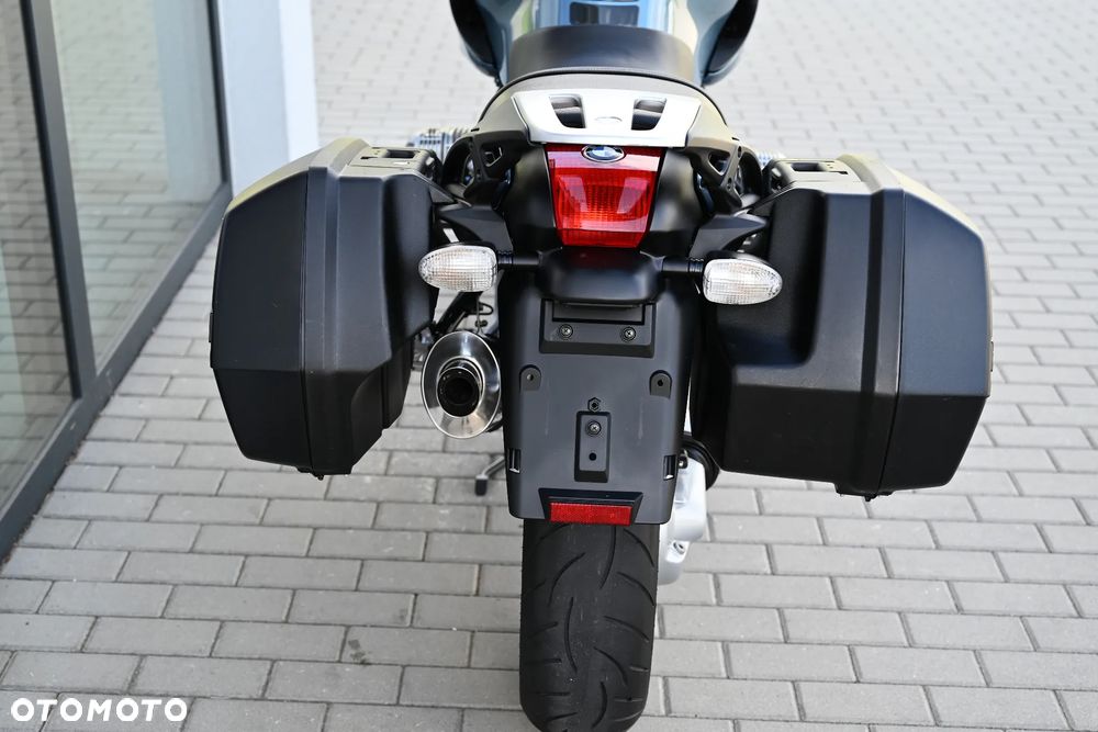 BMW R - 8