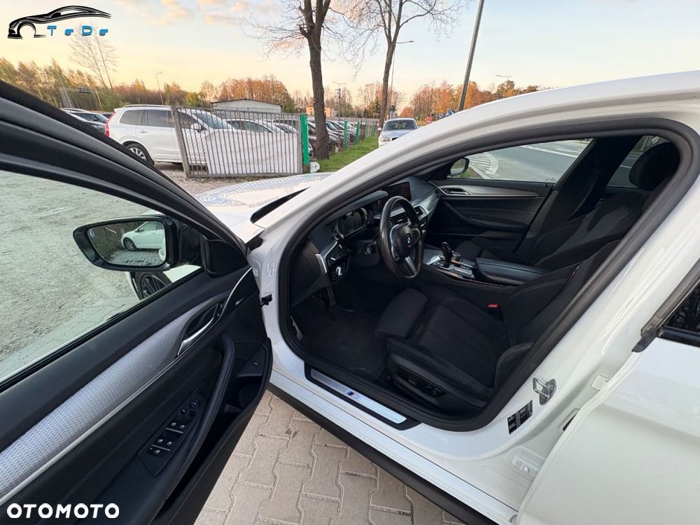 BMW Seria 5 520d M Sport sport - 23