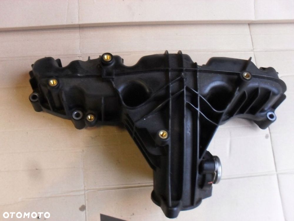 Kolektor ssący 2.0TDI 170kM CFG VW AUDI - 1