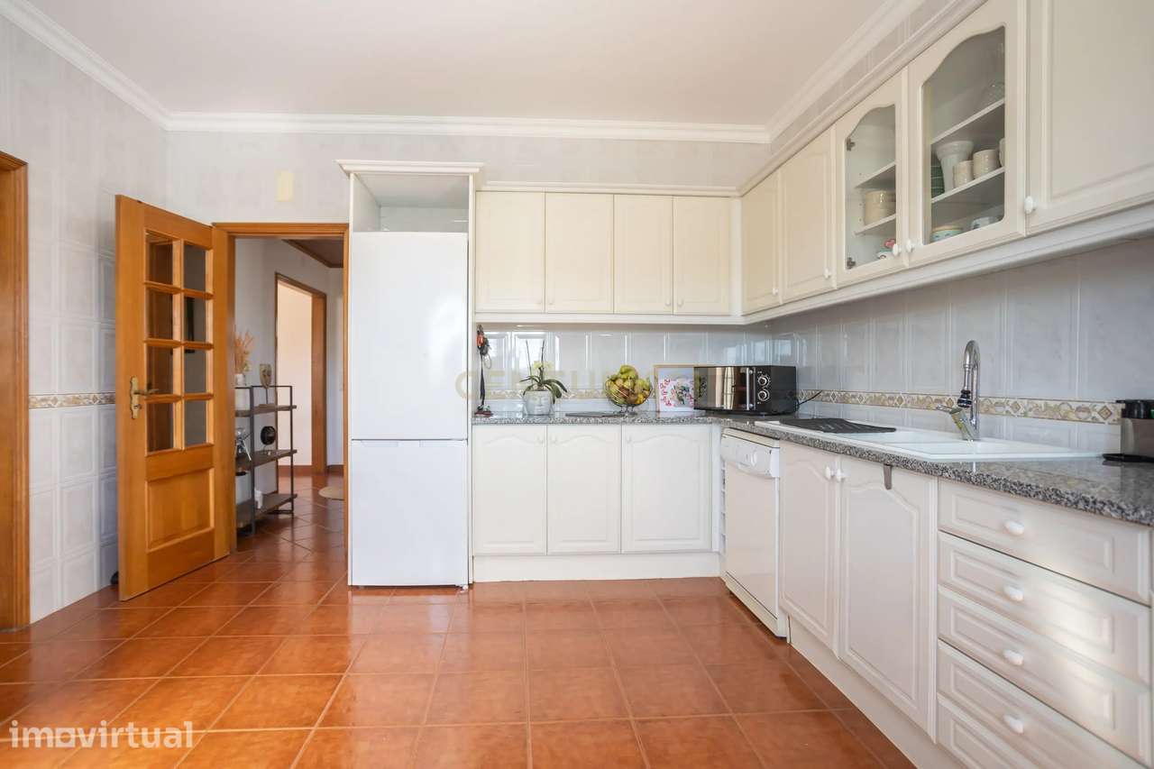 Moradia Térrea T3 com Piscina, Garagem e Amplo Terreno em Aveiras de C - Grande imagem: 5/60
