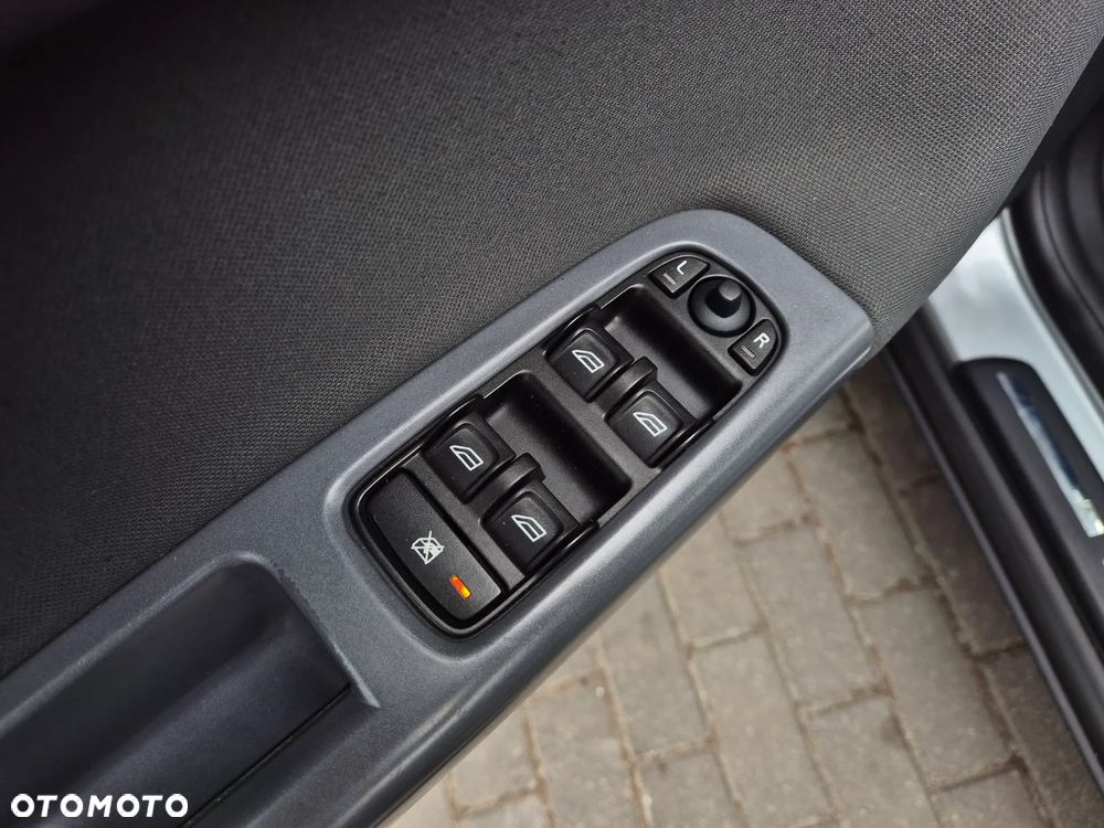 Volvo V50 2.0D Momentum - 16