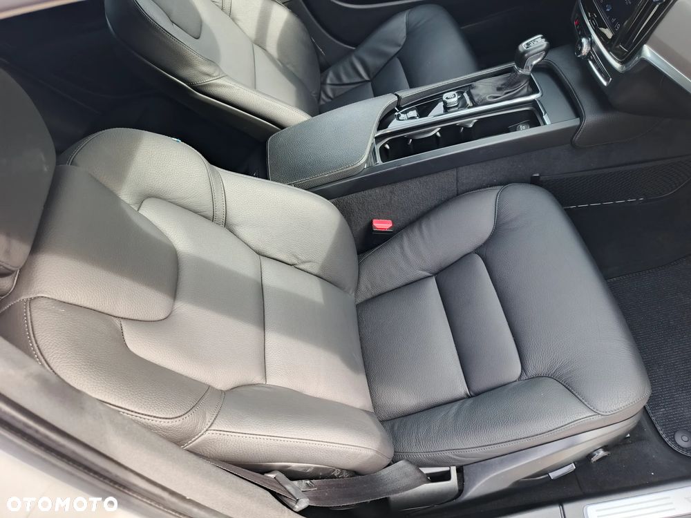Volvo V90 D5 AWD Momentum - 19