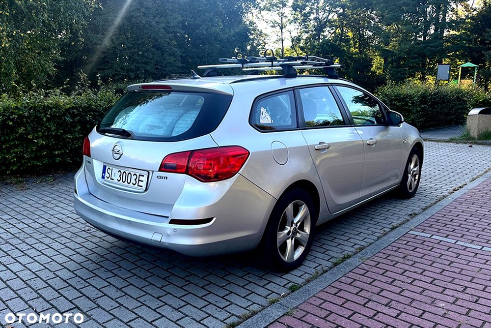 Opel Astra 1.7 CDTI DPF Cosmo - 3