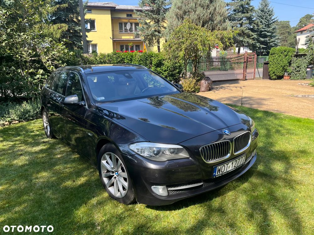 BMW Seria 5 525d xDrive - 2