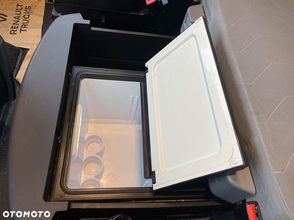 Renault T480 Wysoka Kabina - 17