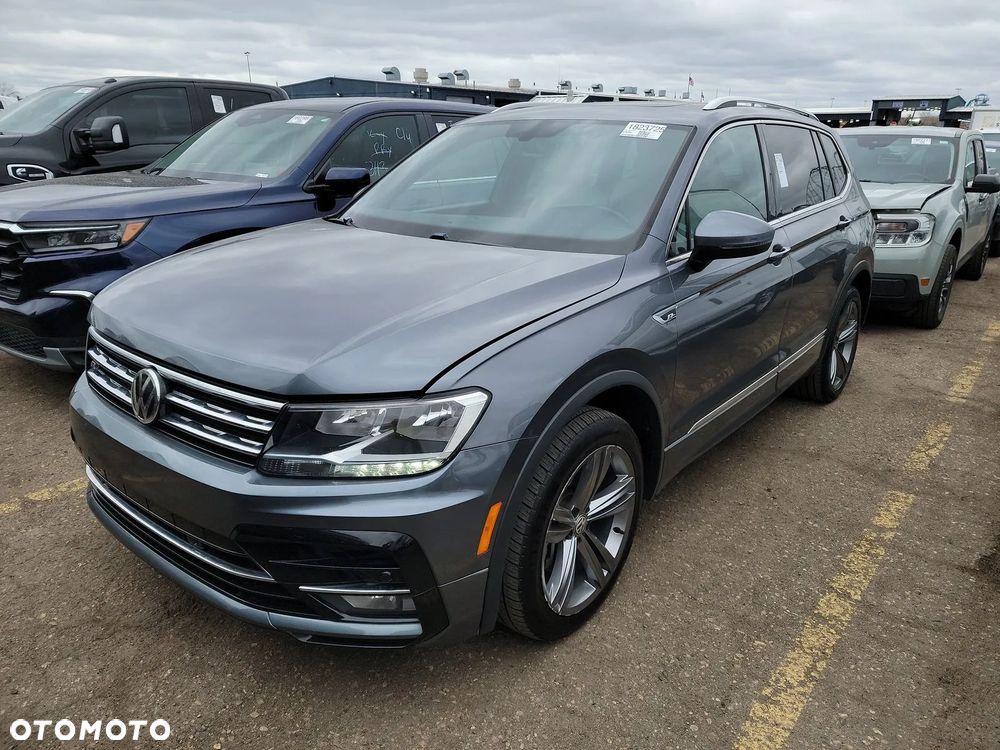 Volkswagen Tiguan - 1