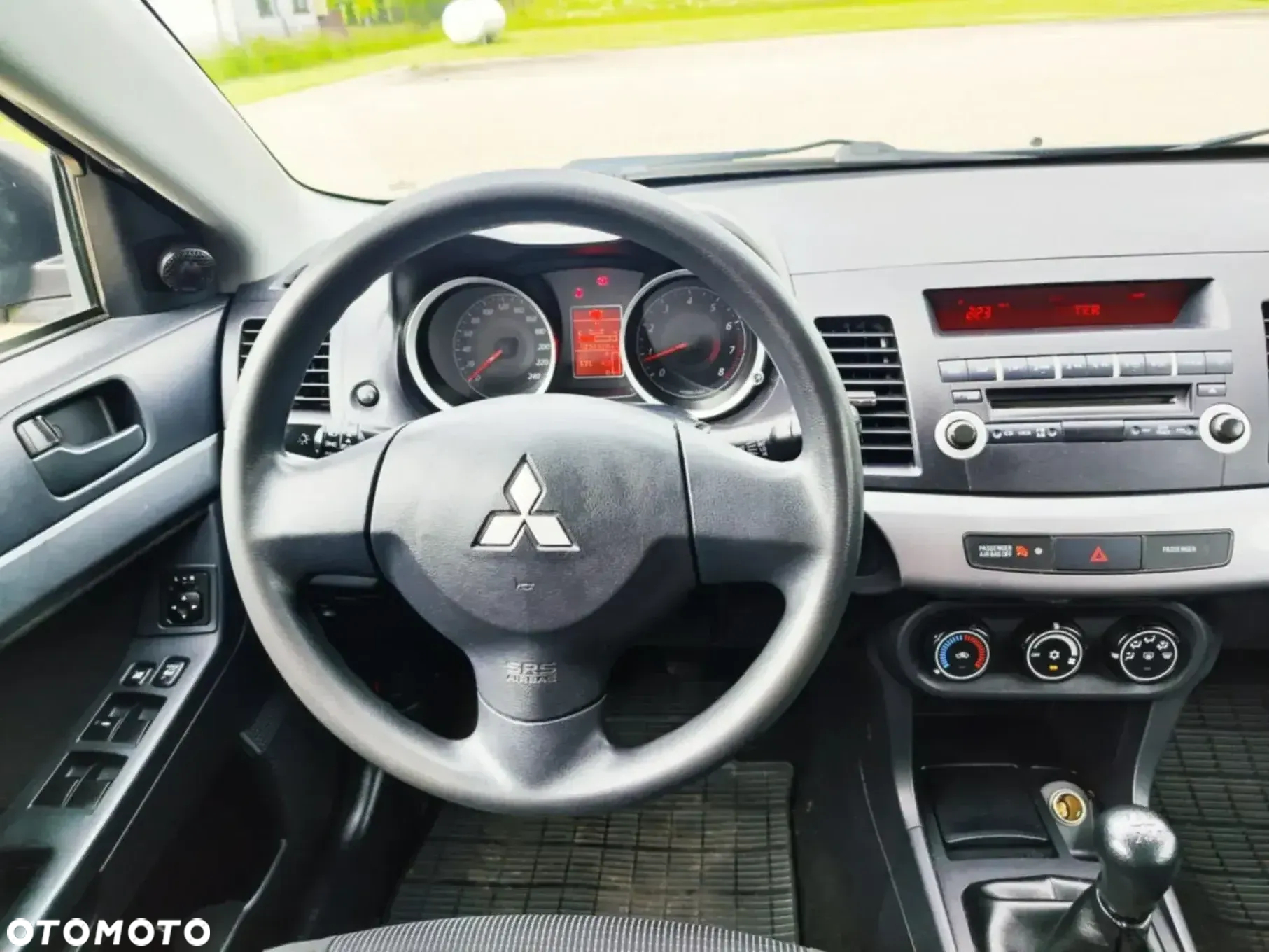 Mitsubishi Lancer 1.5 Inform - 13