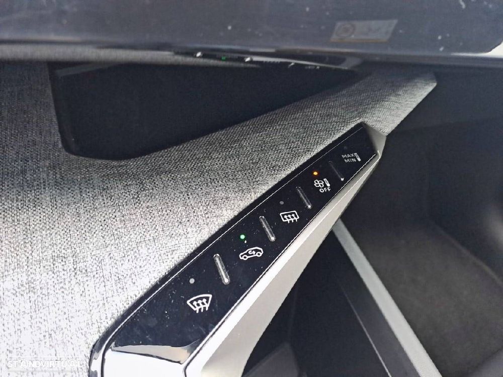 Peugeot 3008 1.2 Hybrid Allure e-DCS6 - 22