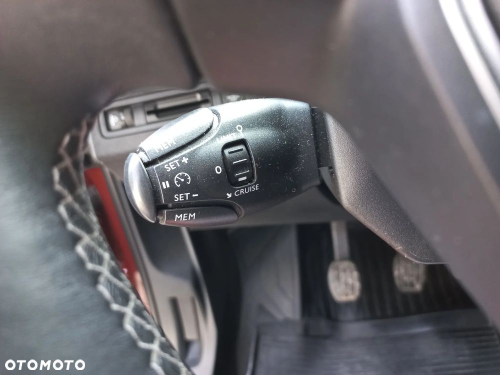 Peugeot 3008 1.2 PureTech Allure S&S - 21