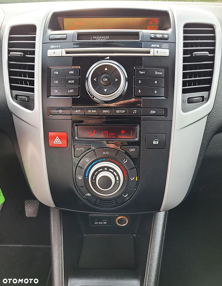 Kia Venga - 23