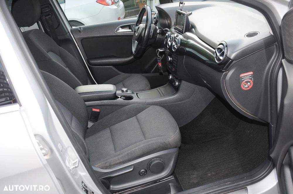 Mercedes-Benz B 180 - 14