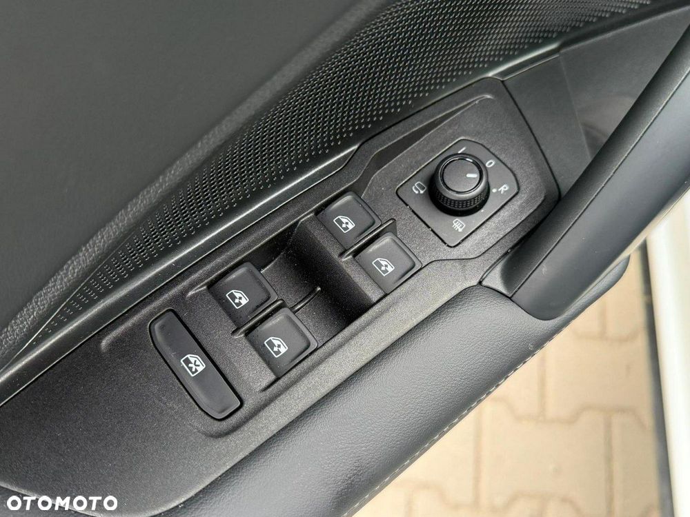 Volkswagen Tiguan 1.5 eTSI OPF DSG Life - 23