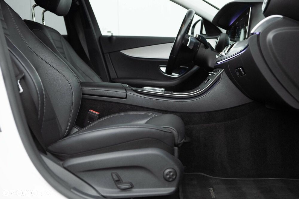 Mercedes-Benz Klasa E 220 d 4-Matic AMG/Avantgarde - 25