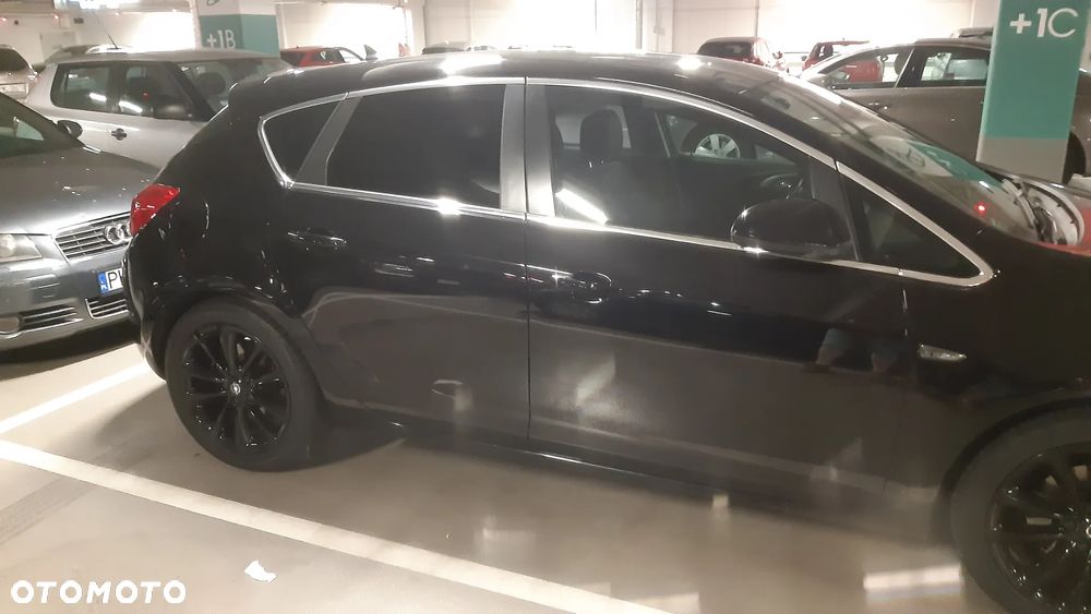 Opel Astra 1.7 CDTI DPF Cosmo - 10