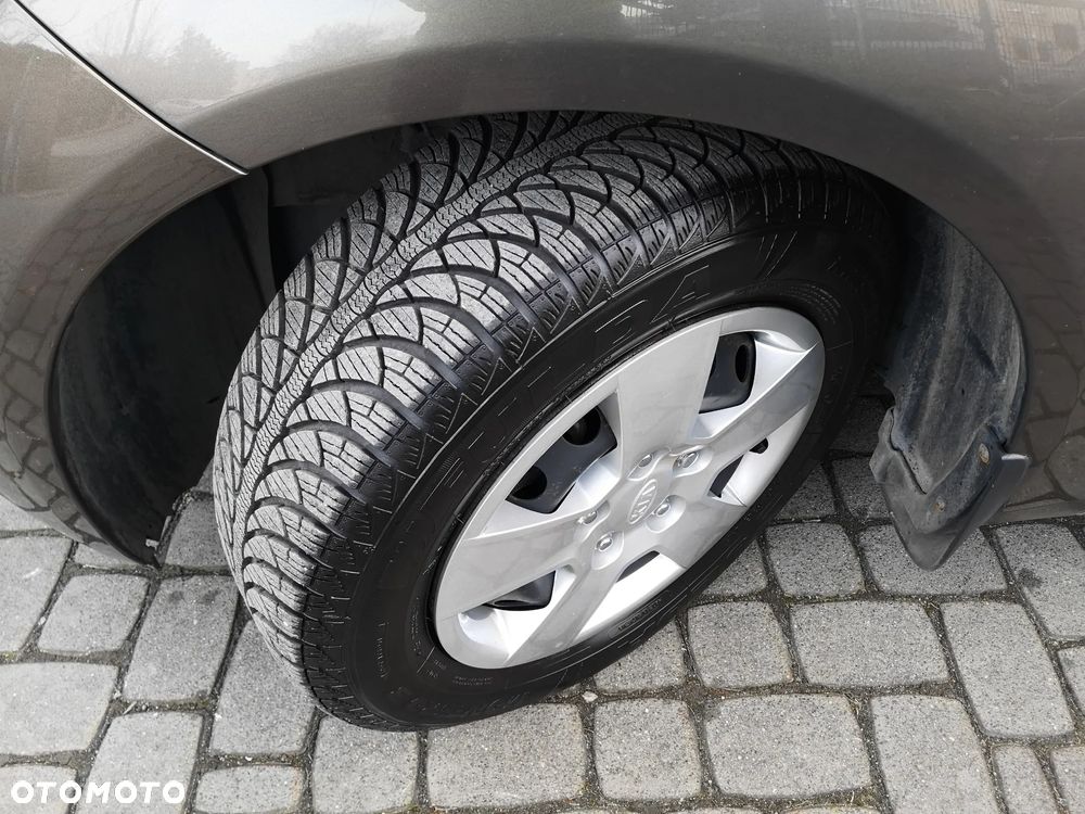 Kia Venga 1.4 Business Line - 33