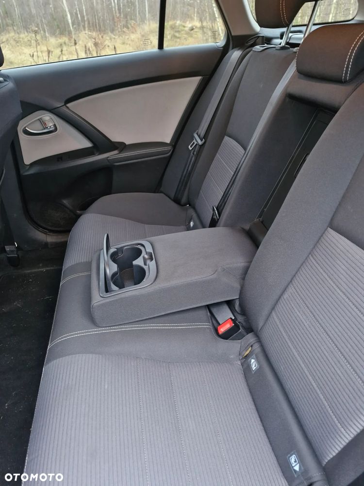 Toyota Avensis 2.0 D-4D Premium - 22