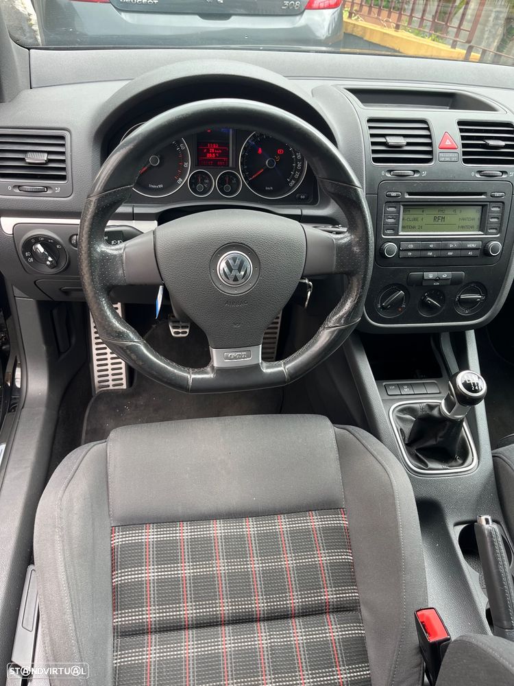 VW Golf - 4