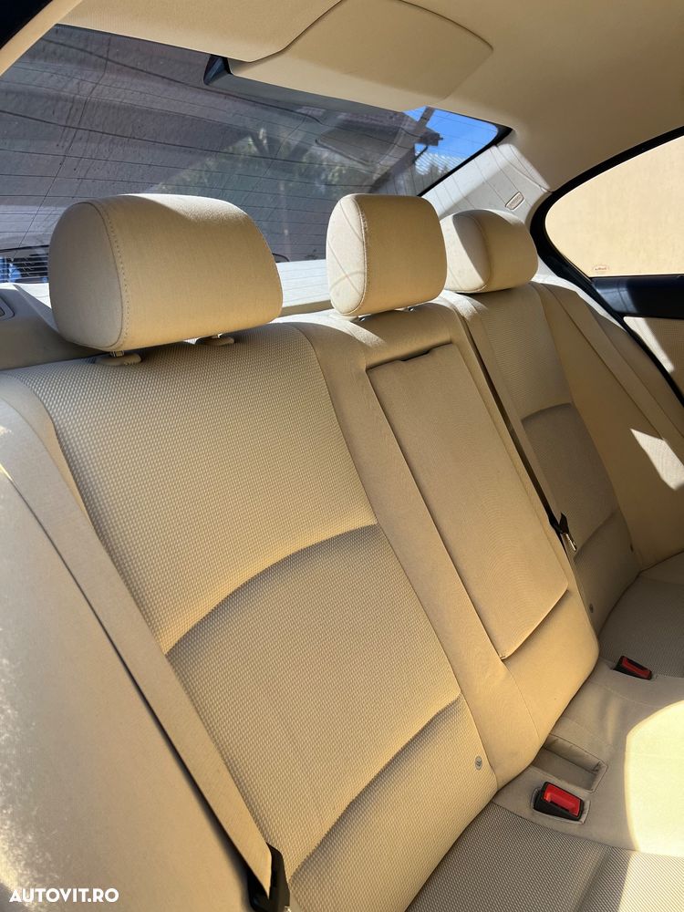 BMW Seria 5 520d Sport-Aut. - 9