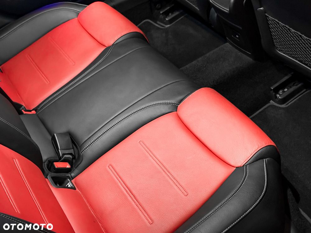 Mercedes-Benz CLA 250 E AMG Line 8G-DCT - 37