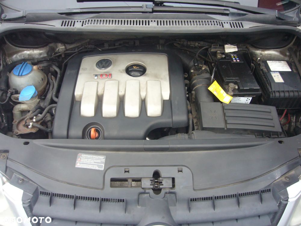 Volkswagen Touran 2.0 TDI DPF Highline - 23