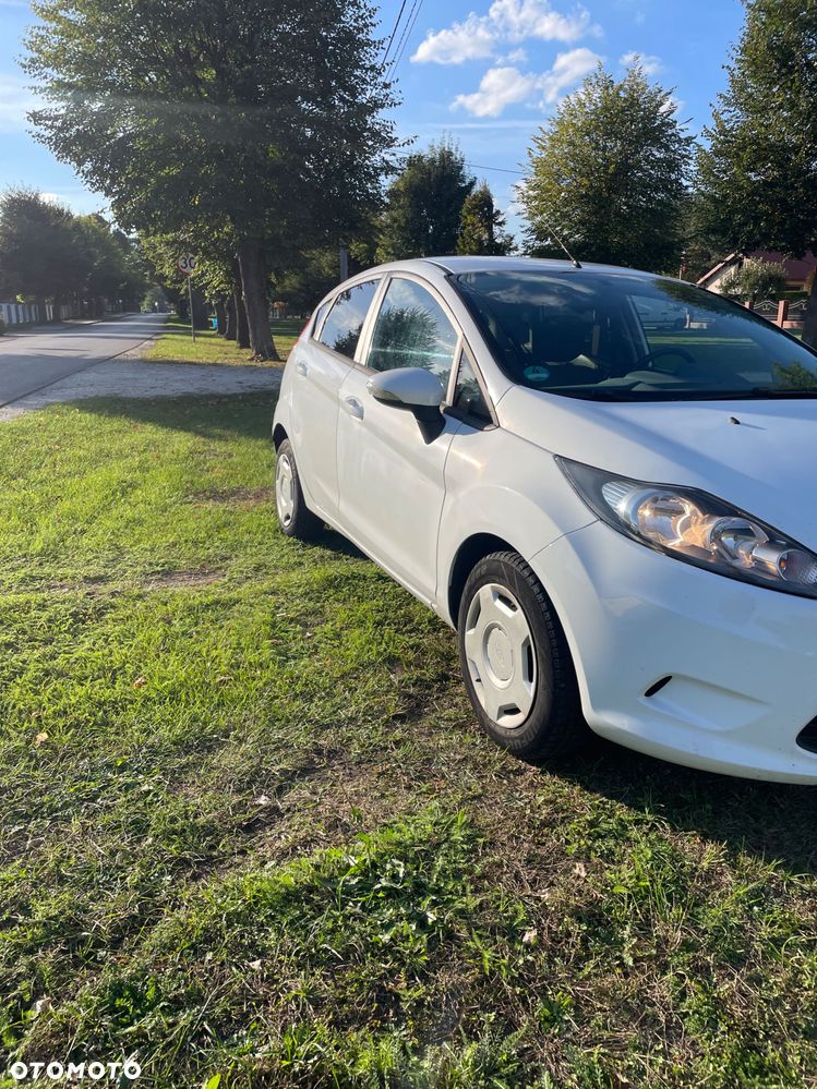 Ford Fiesta - 2