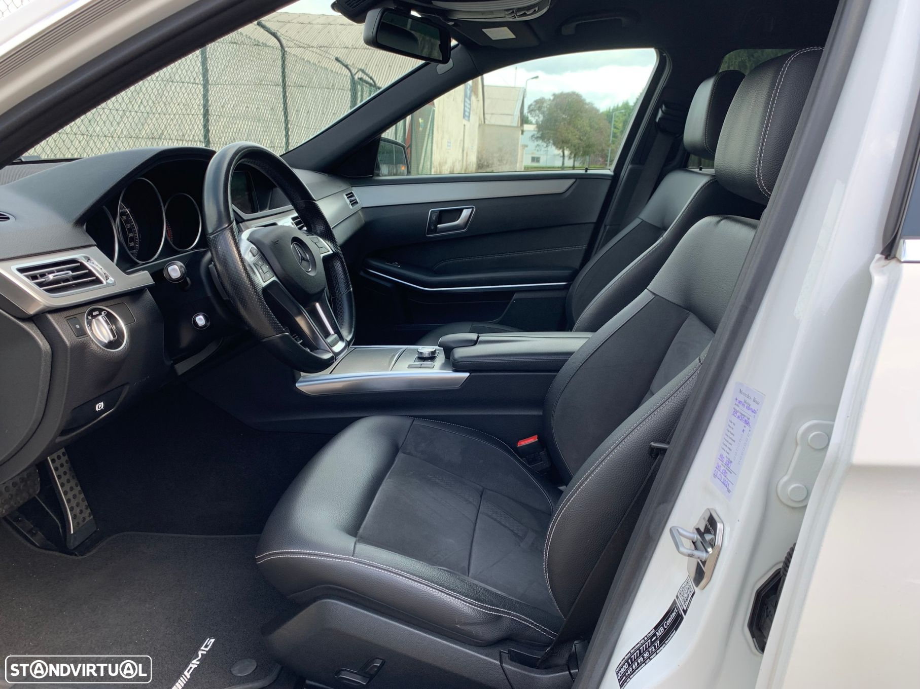 Mercedes-Benz E 220 BlueTEC Avantgarde Auto. - 31