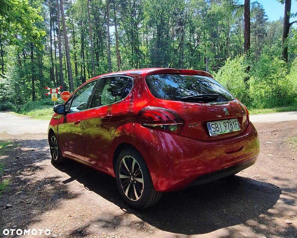Peugeot 208 PureTech 110 Stop & Start Allure - 12
