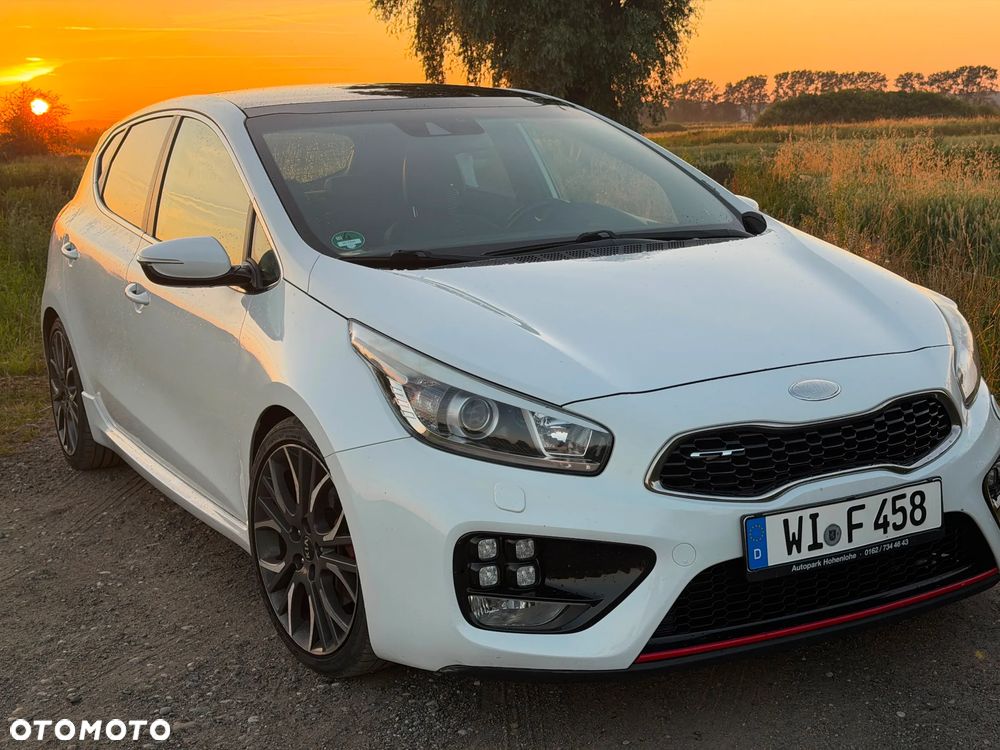 Kia Ceed - 4