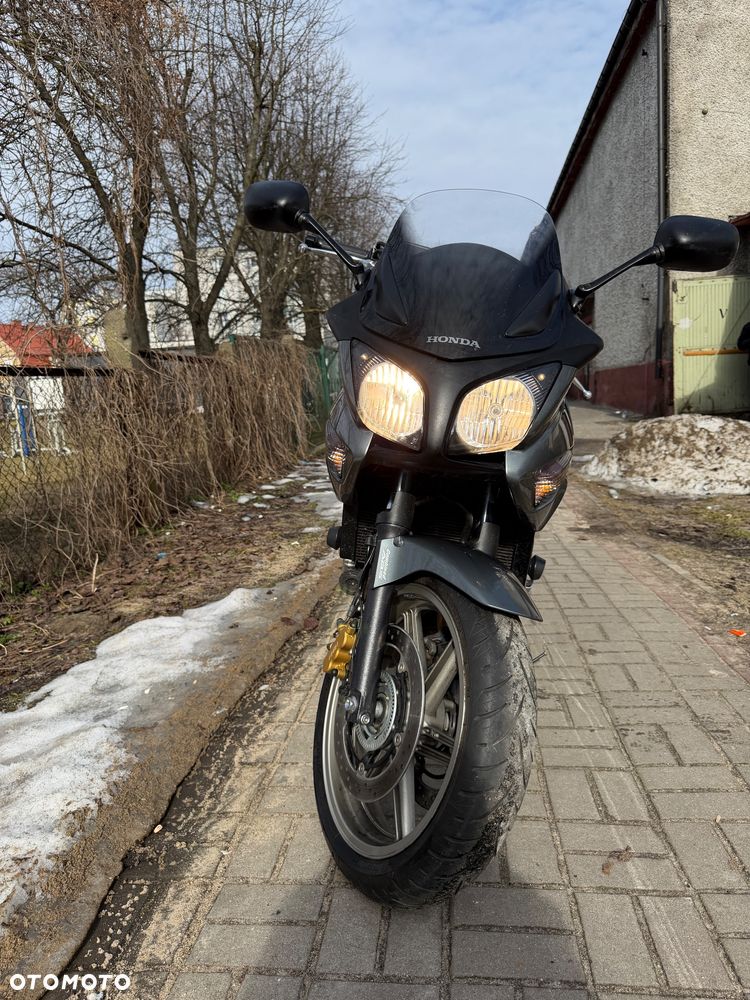 Honda CBF - 3