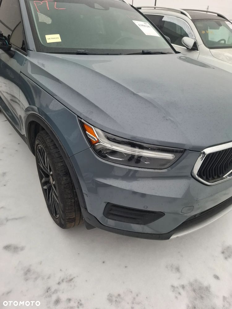 Volvo XC40 Zderzak przód 4 PDC kod lakieru 728 - 7