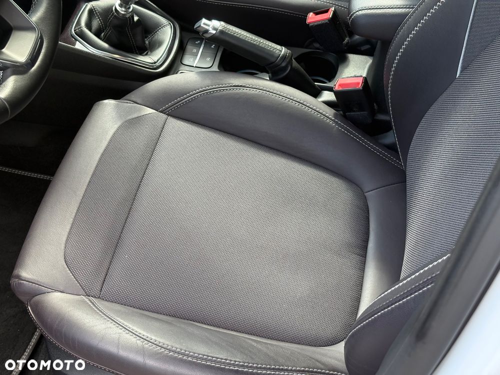 Ford Fiesta 1.0 EcoBoost S&S VIGNALE - 17