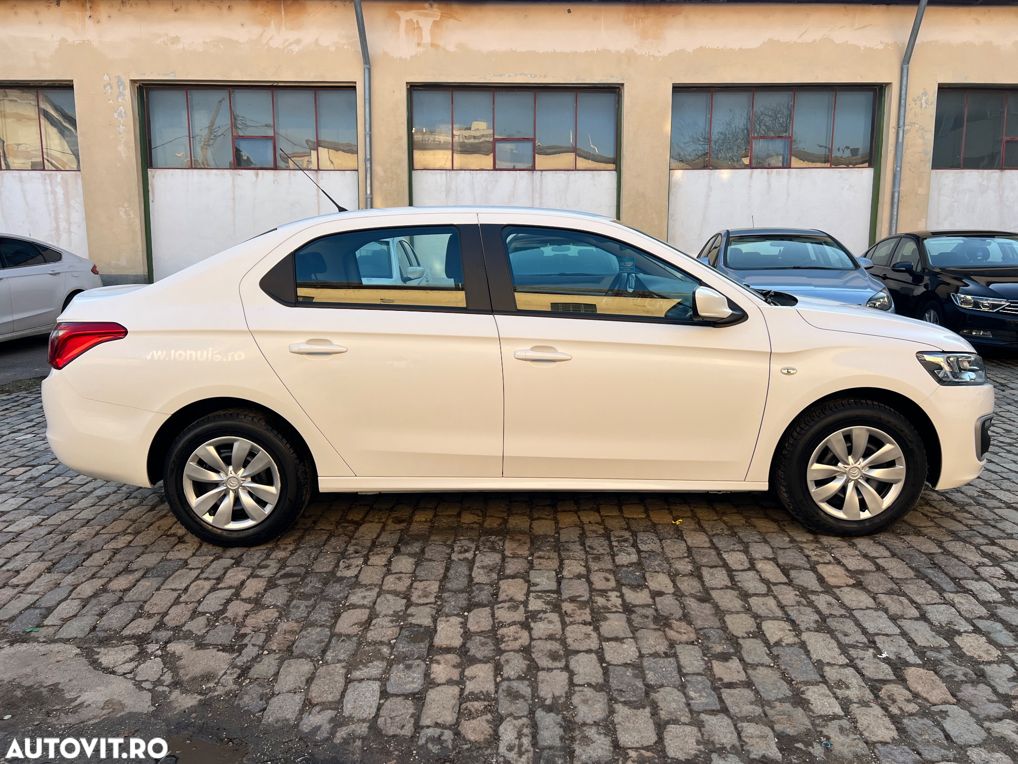 Citroën C-Elysée 1.2 PureTech BVM Live - 15