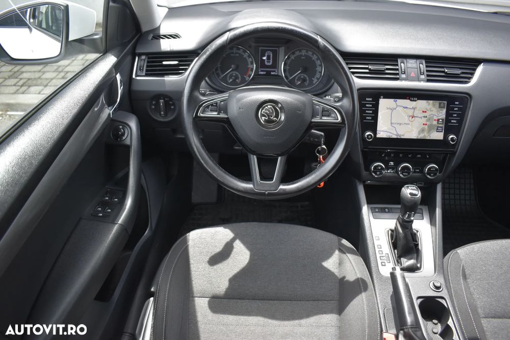 Skoda Octavia 1.6 TDI DSG Style - 11