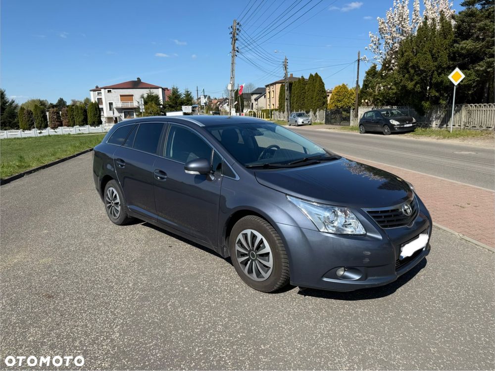 Toyota Avensis 2.0 D-4D Luna - 1