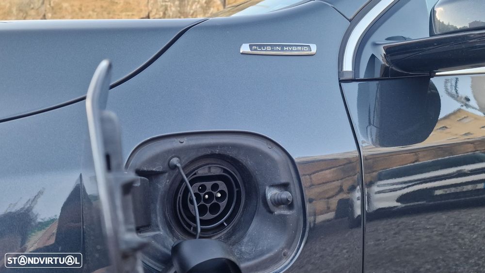 Volvo V60 D6 Plug-In-Hybrid AWD Geartronic Summum - 12