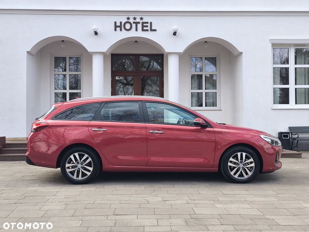 Hyundai i30 blue Kombi 1.6 CRDi Style - 20