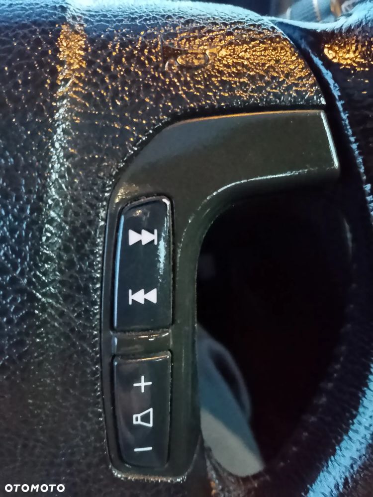 Volvo V70 D5 AWD Premium - 24