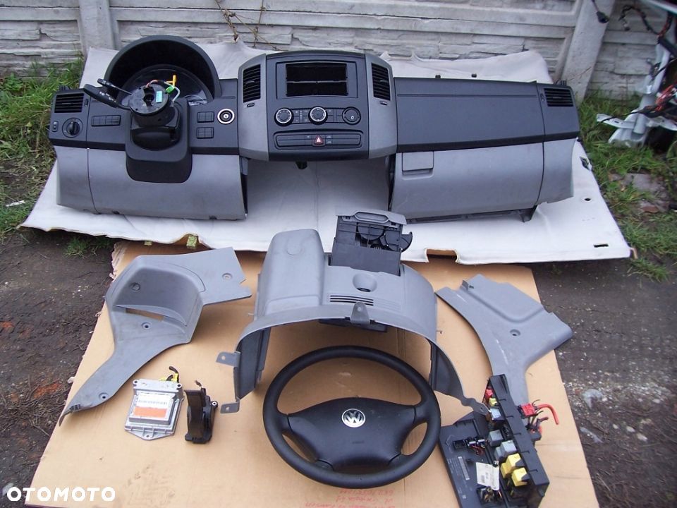 CRAFTER SPRINTER 906 DESKA KONSOLA EU. - 3