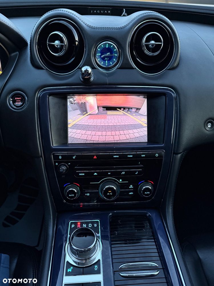Jaguar XJ 3.0 D V6 Portfolio - 25