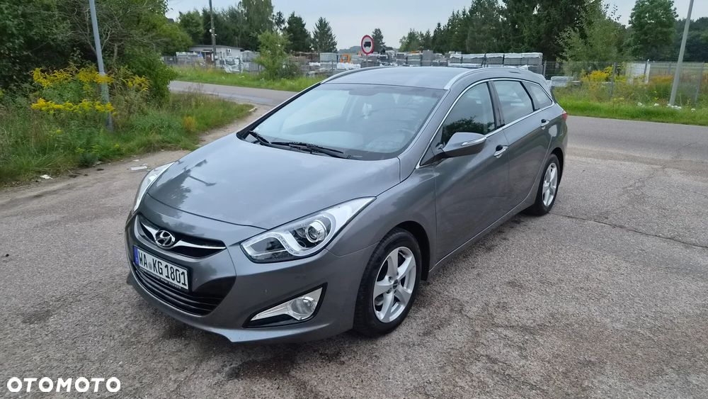 Hyundai i40 i40cw 1.7 CRDi Fifa World Cup Edition - 1