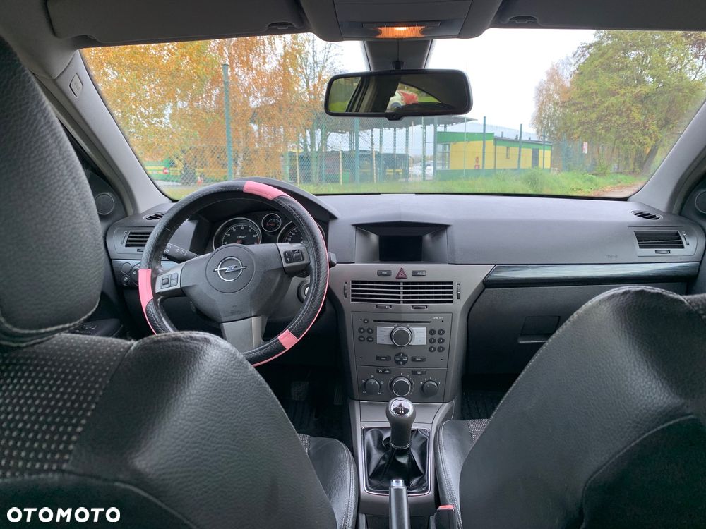 Opel Astra GTC 1.6 Cosmo - 18