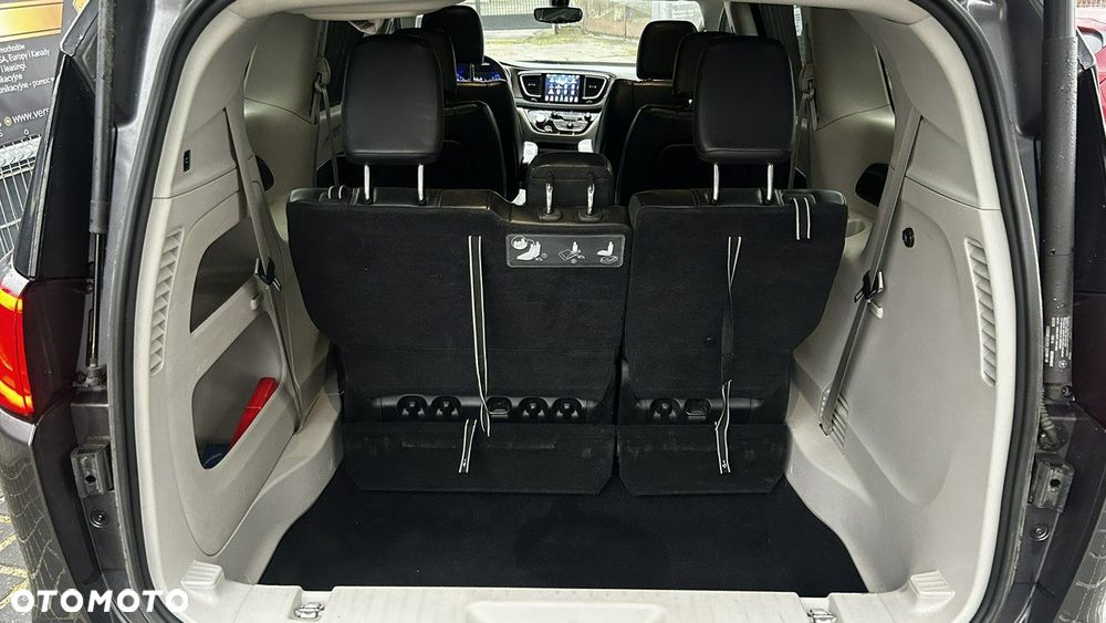 Chrysler Pacifica - 20