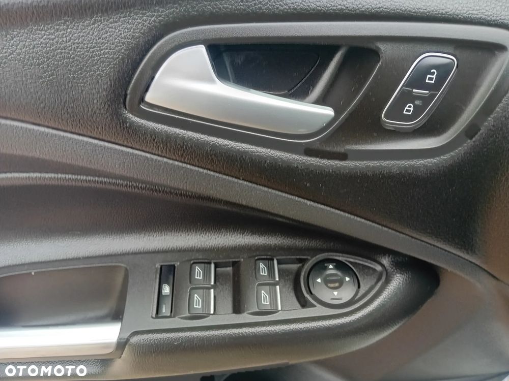 Ford Kuga - 15