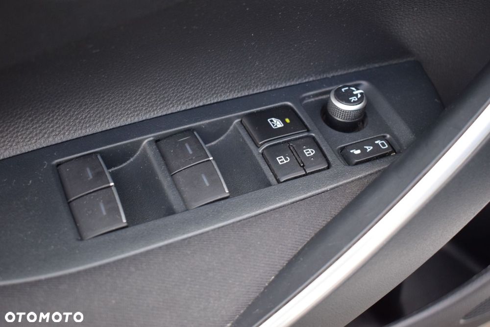 Toyota Corolla 1.8 Hybrid Comfort - 18