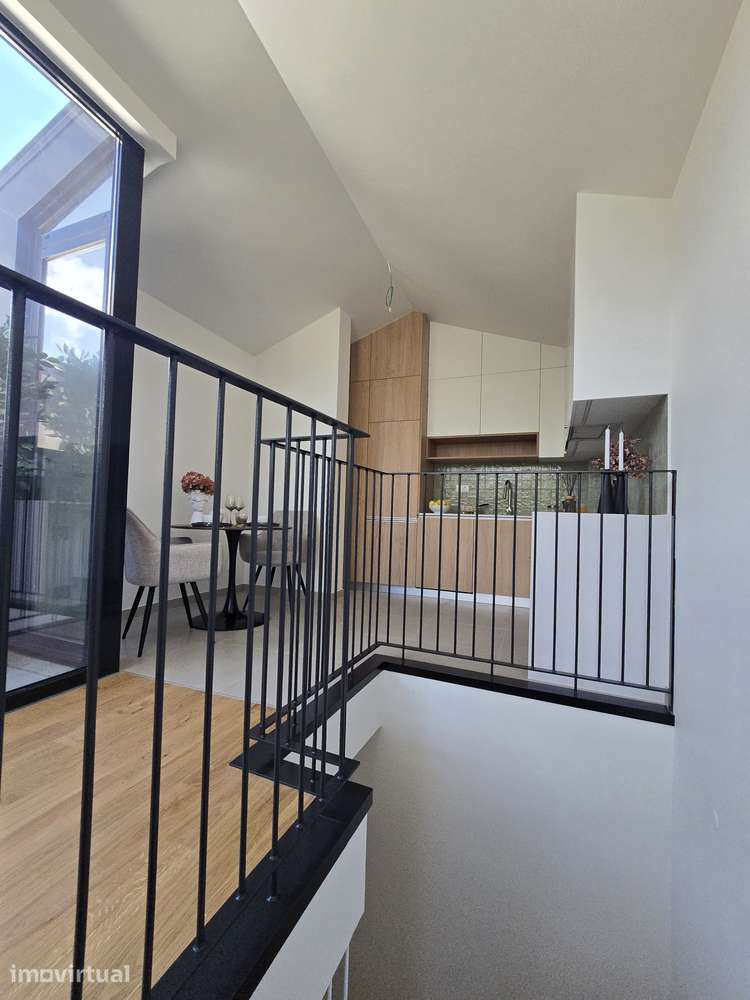 Jardim Emídia — T1 Duplex · 17