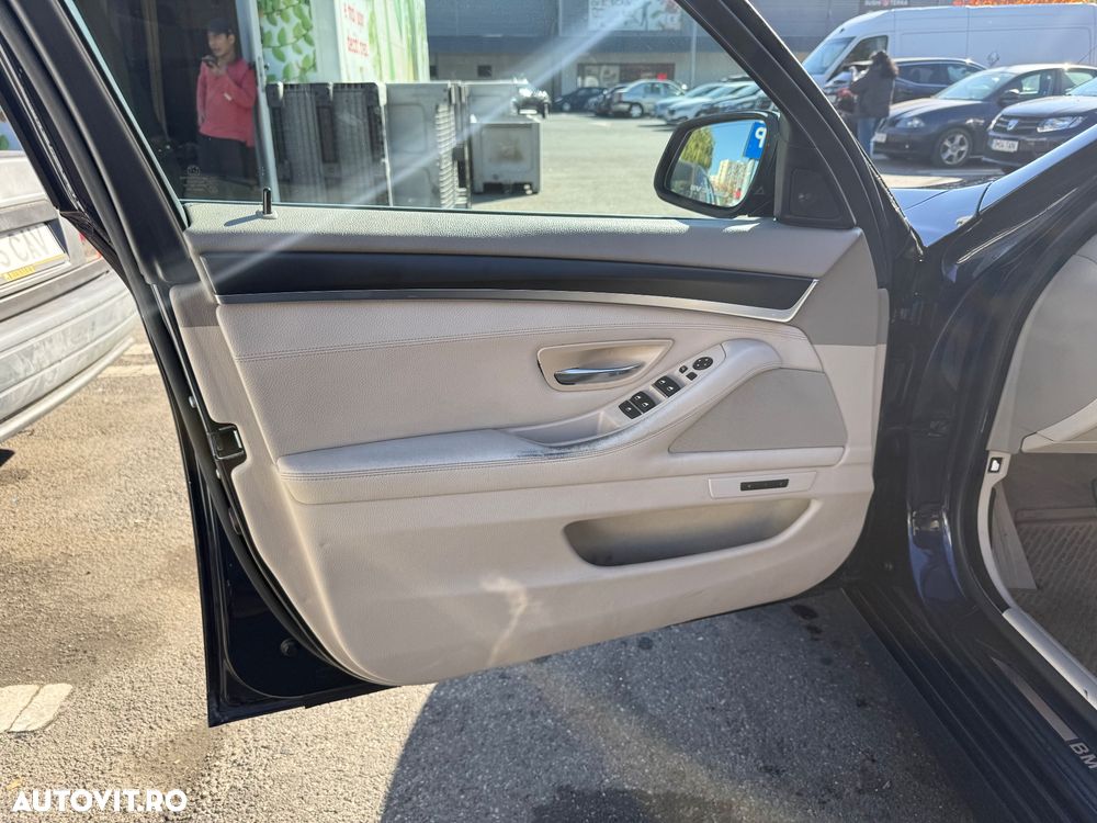 BMW Seria 5 530d xDrive - 12