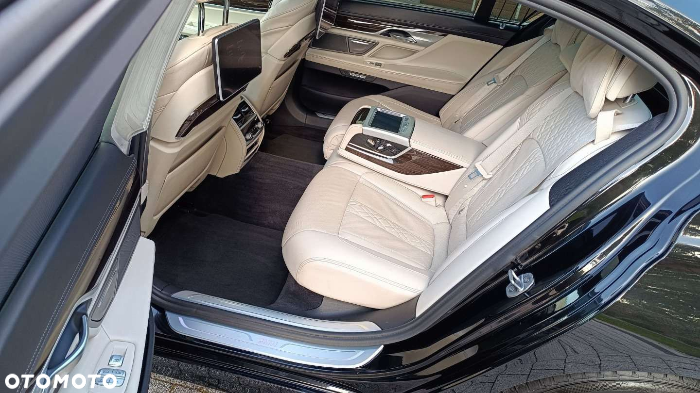 BMW Seria 7 - 33